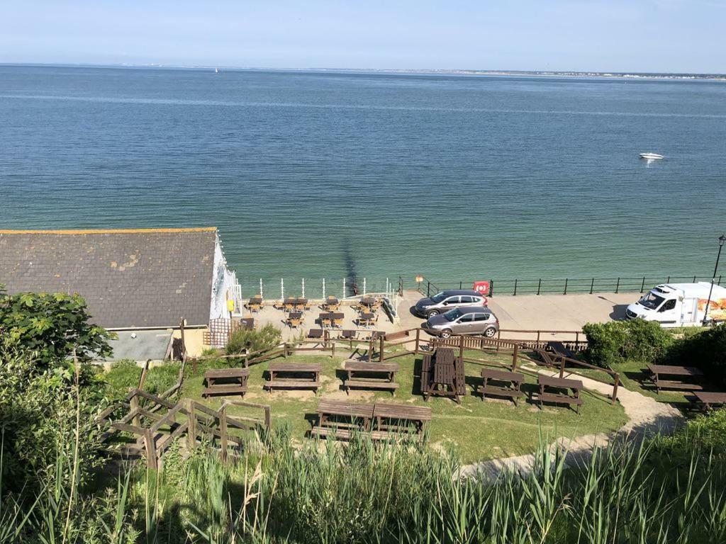 Promenade Apartment With Own Beach Hut 토틀랜드 외부 사진